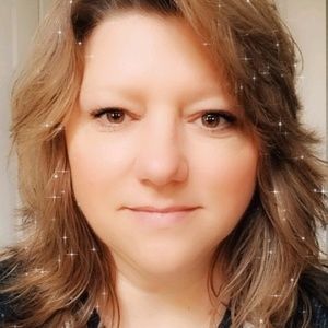 Meet your Posher, Joelle